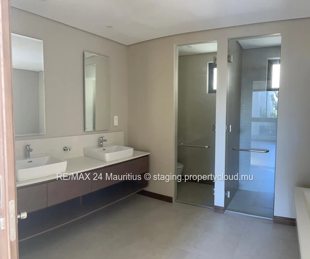 Stunning Two Bedroom Apartment with Private Rooftop Pool in Pointe aux Cannonier!