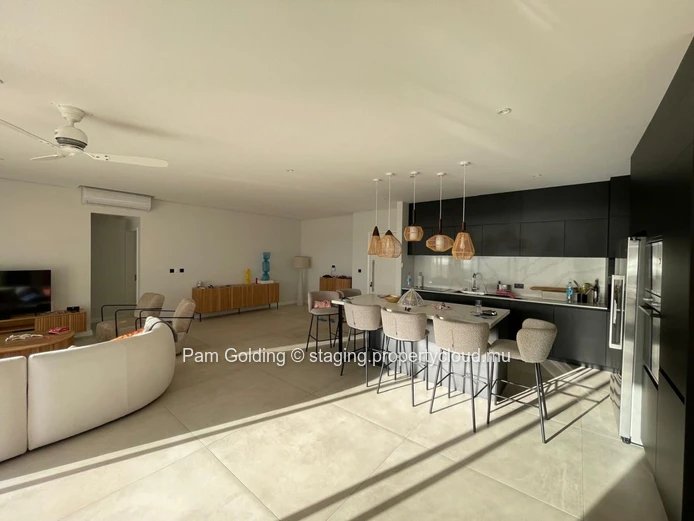 Penthouse for rental in Tamarin.