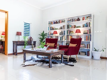 5 Bedroom Villa