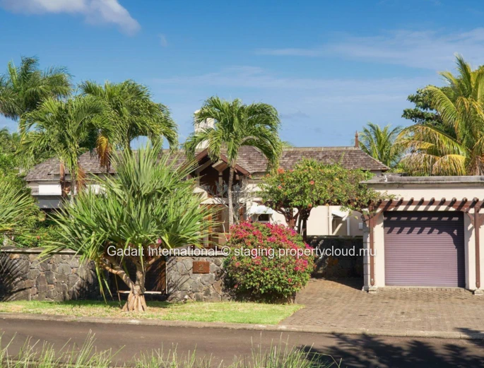 Villa meublée avec vue collines et mer à vendre | Heritage Valriche – Bel Ombre