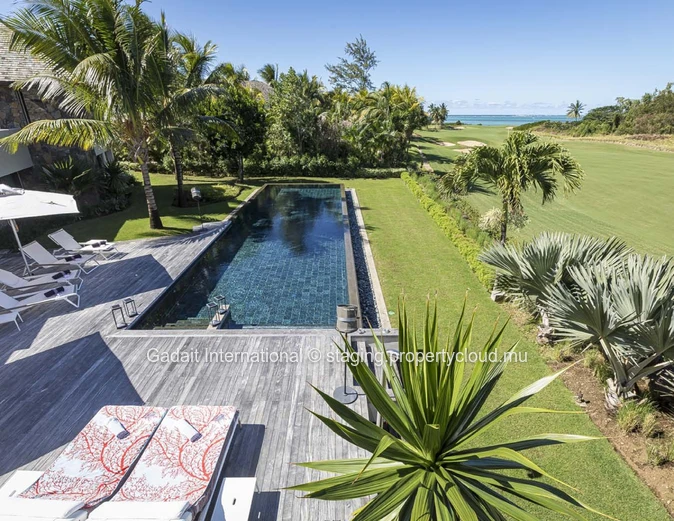 Invest in this superb luxury villa with golf and sea views in eastern Mauritius