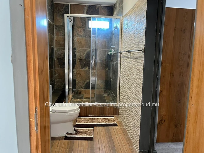 Stunning 3-Bedroom En-Suite Apartment – Close to Mon Choisy Beach