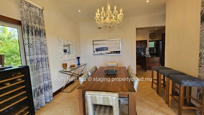 Luxury 5-bed sea view villa 