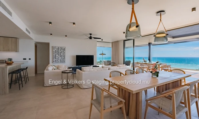 Prestigious West Coast Penthouse with Breath-taking 180° Sea Views
