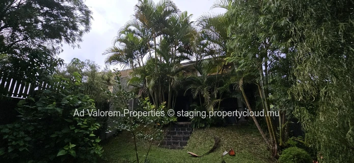 Charmant Duplex à Vendre à Floréal