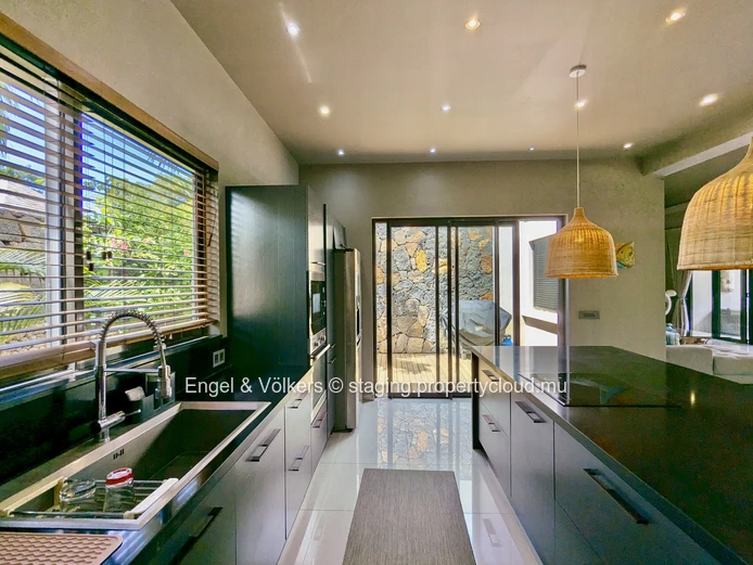 5-Bedrooms Modern Tropical & Balinese-Inspired Villa in Prime Grand Baie Location