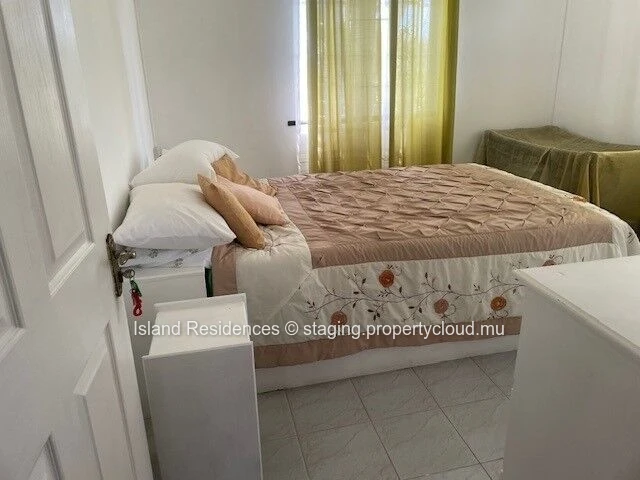 Spacious 3 bedroom apartment with a large covered terrace