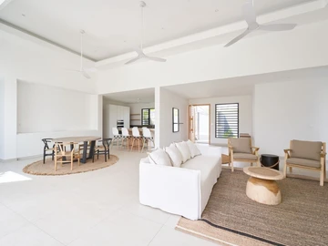 4 Bedroom Villa