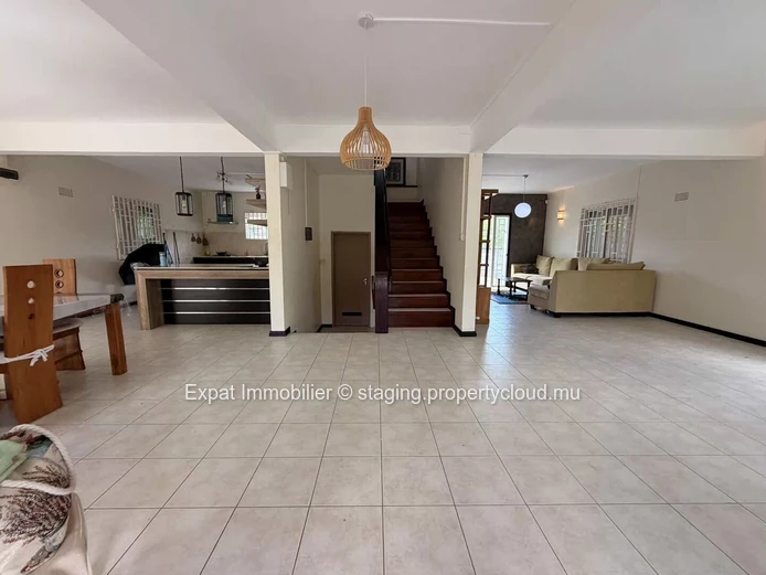 3-Bedroom Detached Villa for Rent – Pereybere, Large Tropical Garden