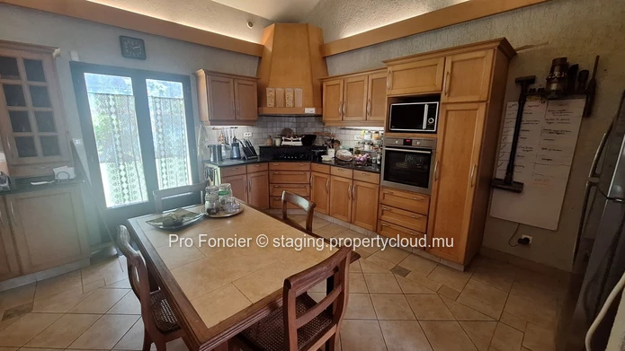 Maison à vendre à Floréal – Élégance contemporaine aux accents coloniaux