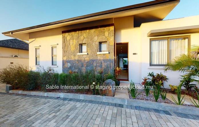 Luxury Villa in Grand Baie with Private Pool, Furnished, Close to Amenities - Must See