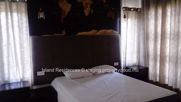 Villa meublée spacieuse avec 6 chambres, garage et piscine dans un morcellement sécurisé
