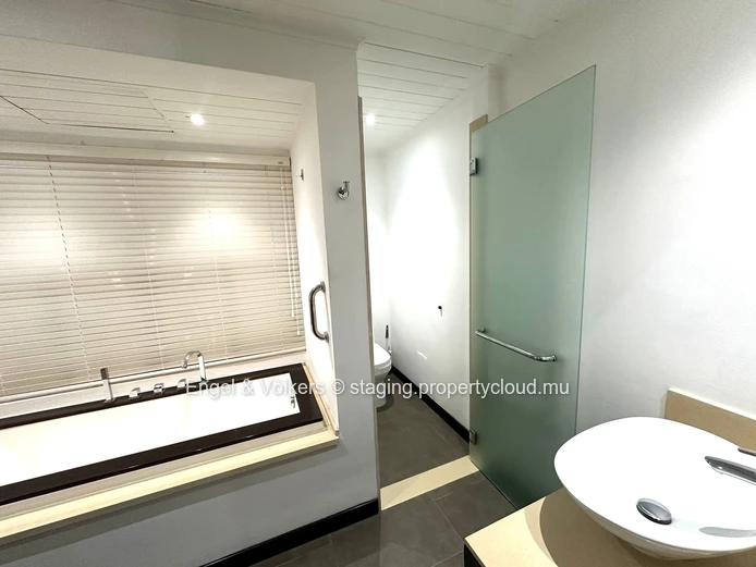 Stylish Ground Floor Living in Domaine des Alizées – Ideal for Investors & Lock-Up-and-Go