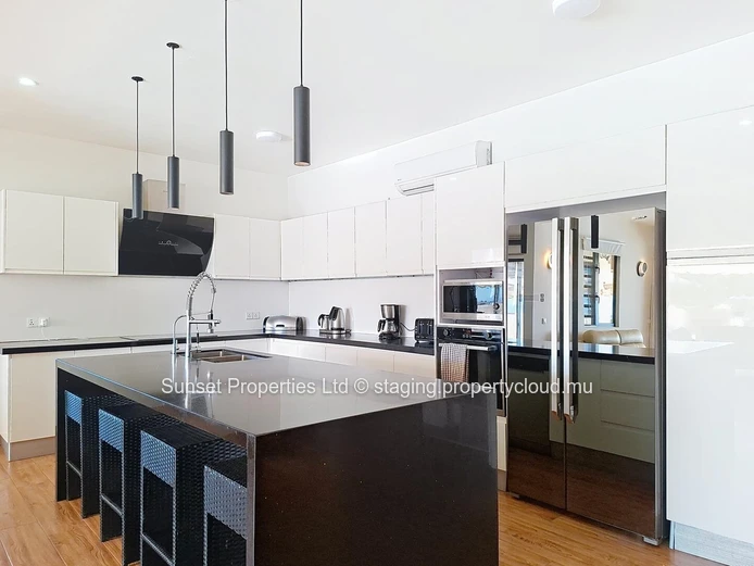 Villa | Sea View | Prime Location