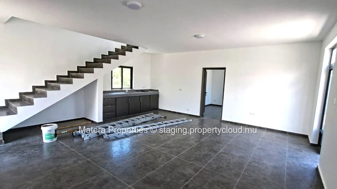 Superbe villa non meublée à vendre à Calodyne avec 1580m² de surface habitable et 316m² de terrain - Seulement Rs!