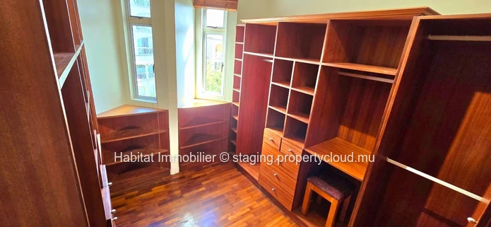To rent : This luxurious contemporary furnished and equipped apartment of 151 m2 is located in a quiet and highly res...