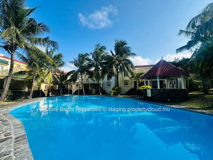 À vendre : Duplex en Bord de Mer – Votre Sanctuaire Côtier Vous Attend !
