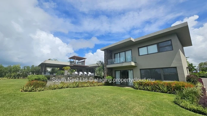 4-bed villa with a modern architecture in a prestigious golf estate
