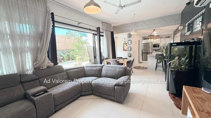 Villa for sale in Tamarin