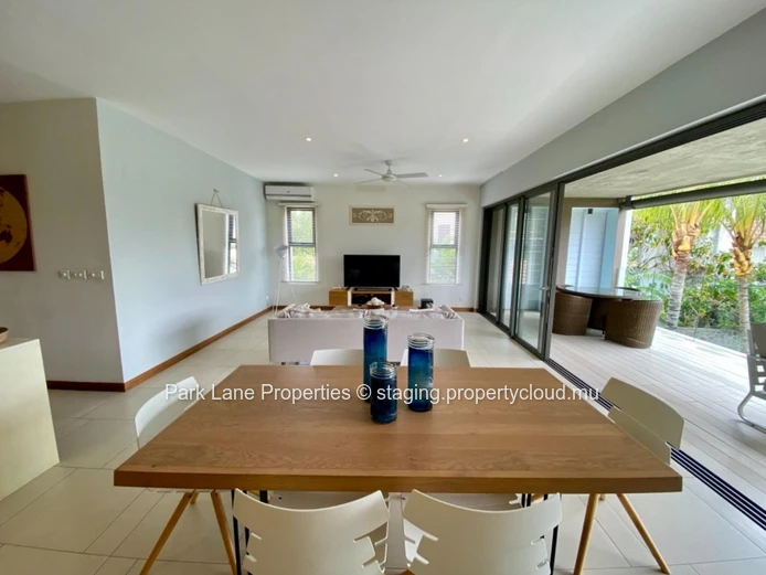 Bel appartement moderne pieds dans l'eau