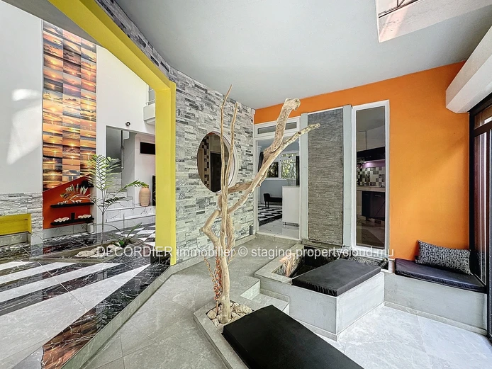 Atypical apartment in co-ownership