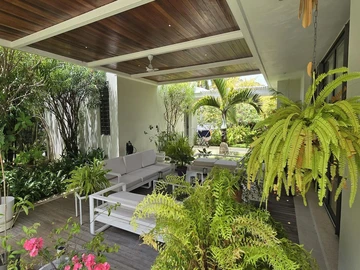 5 Bedroom Villa