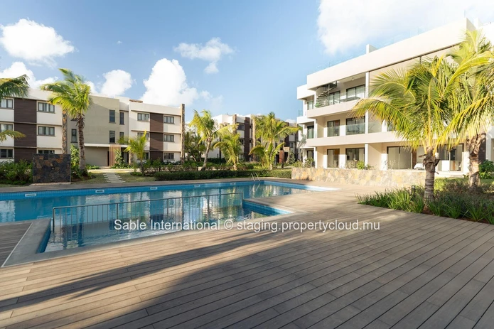 Luxurious Apartment with Private Pool & Sea Views in Pointe aux Canonniers
