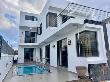4 Bedroom Villa