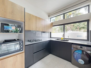7 Bedroom Apartment