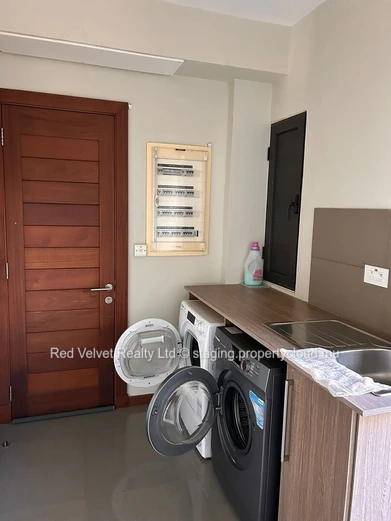 Luxury Apartment for Rent in Highly Residential Area of Floreal