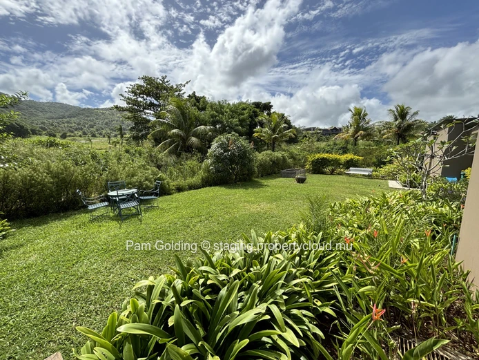 A contemporary style villa stylishly furnished – ready to move in.