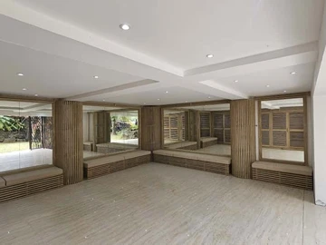 8 Bedroom House