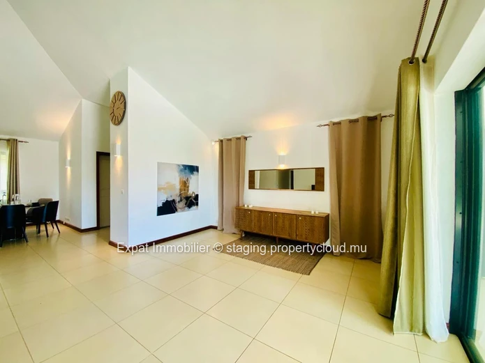 Villa In Secure Residence With Beautiful Views In Harel – Hillside