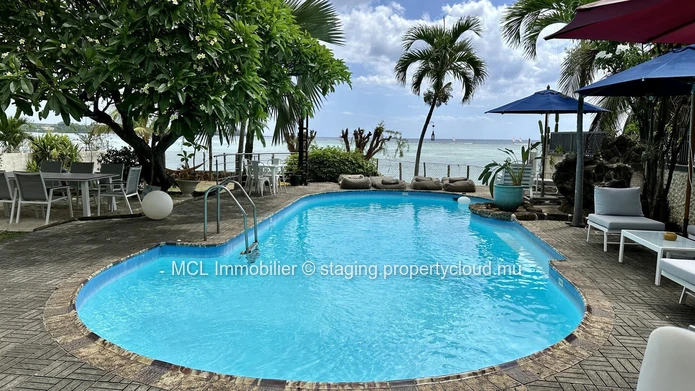 7 bedroom beachfront villa in Albion
