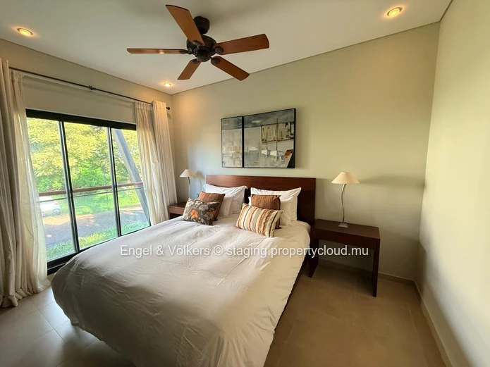 Elegant Lagoon View Apartment at Anahita