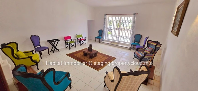 Maison non-meublée de 290m² sur un terrain à bail de 680 toises avec un accès privé à la mer à Poste Lafayette
