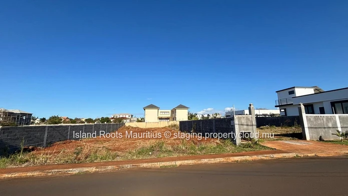 Prime residential plot located just 600 meters from the beach at Pointe aux Piments.
