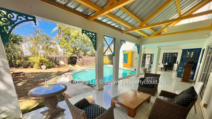 4-Bedroom Villa for Sale – 886m² Land | 350m² Build – Prime Location, Pereybere  | Rs (Negotiable)