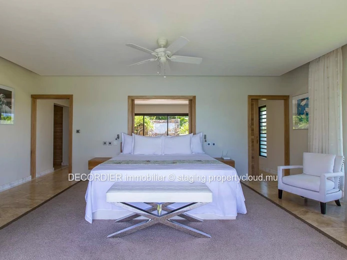Contemporary single-storey villa accessible to foreigners