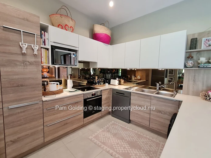 First-Floor 2-Bedroom Apartment in Pointe aux Canonniers, Mauritius – 204.84 m²