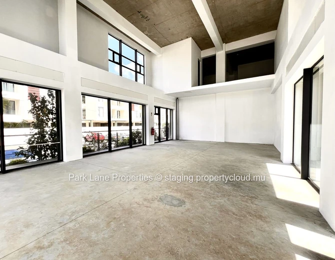 Modern Commercial Unit in the heart of Ebene