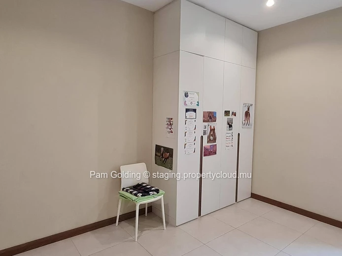 Stylish 3-Bedroom Ground-Floor Apartment for Sale in Pointe aux Canonniers - Le Savoy Complex (Sole Mandate)