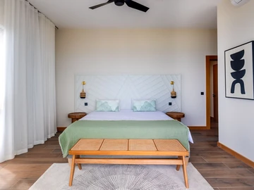 5 Bedroom Villa