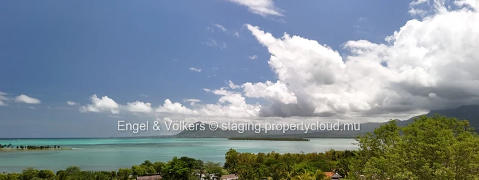 Exceptional Sloped Stand with Panoramic Ocean & Mountain Views