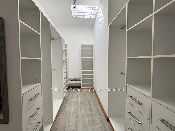 Forêt Daruty - Spacious 4-bedroom house with swimming pool and large garden