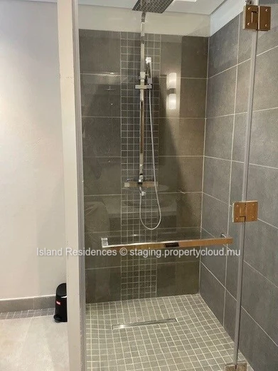 Newly built 3 bedroom apartment in a secure residence with pool and parking