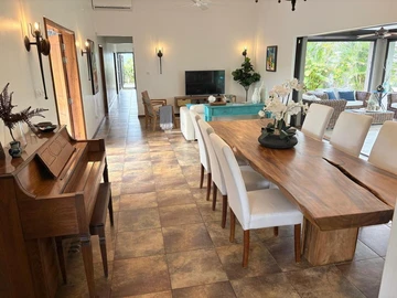 4 Bedroom Villa