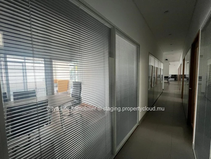 Modern Office Space for Rent in Prime Grand Baie Location - 300m² Semi-Furnished for Rs 230,000!
