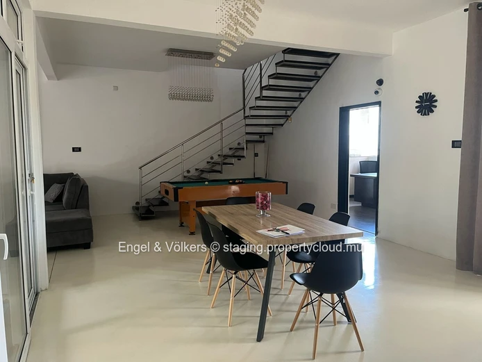 For sale -  Five-bedroom house in Albion