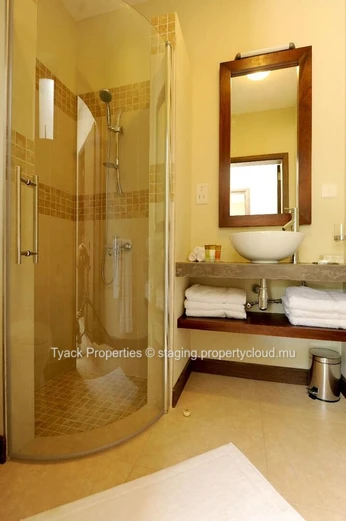Elegant 3-Bedroom Villa with Private Pool for Sale – Grand Baie, Mauritius